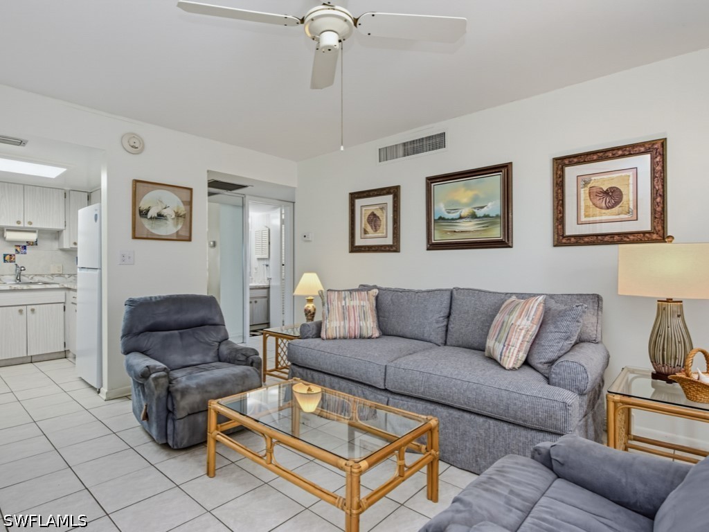 2 Bed Waterfront Home for Sale in Marco Island, photo 2