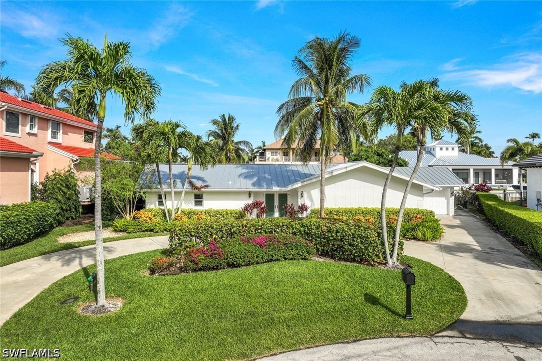 3 Bed Pool Home for Sale in Royal Harbor, photo 2
