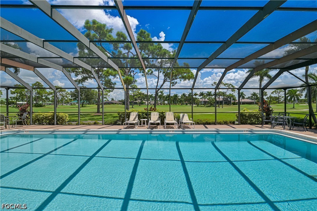 2 Bed Pool Home for Sale in Cape Coral, photo 2