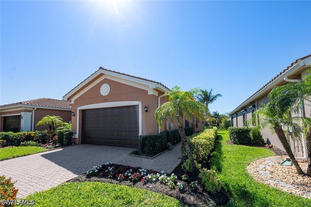 2 Bed Waterfront Home for Sale in Naples, photo 2