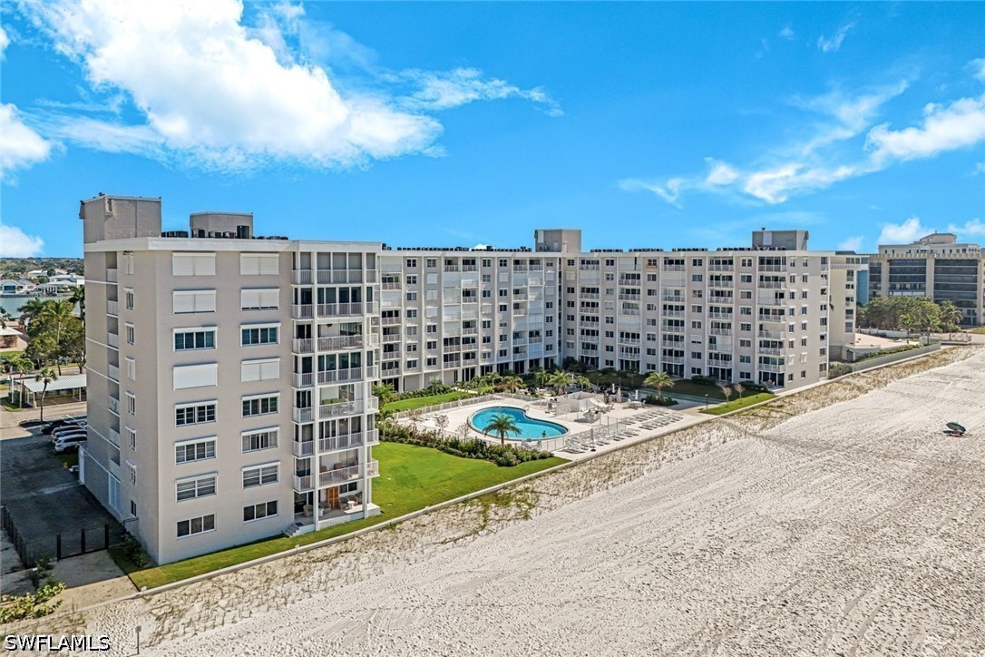 2 Bed Pool Home for Sale in Naples Continental, photo 2