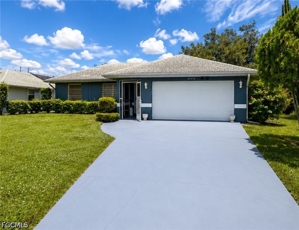 3 Bed SingleFamilyResidence for Sale in Port Charlotte, photo 2