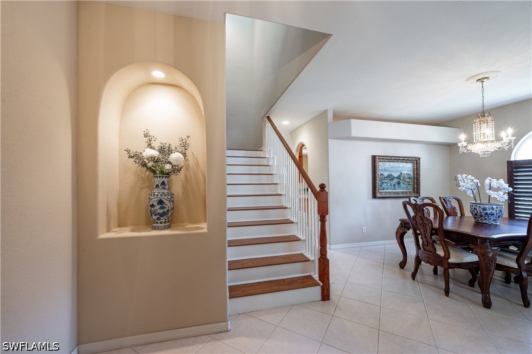 5 Bed SingleFamilyResidence for Sale in Naples, photo 2