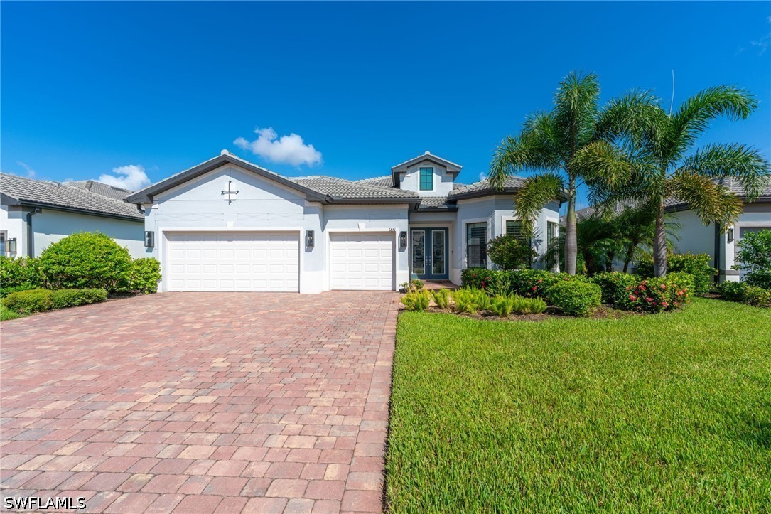 3 Bed Pool Home for Sale in Winding Cypress, photo 2
