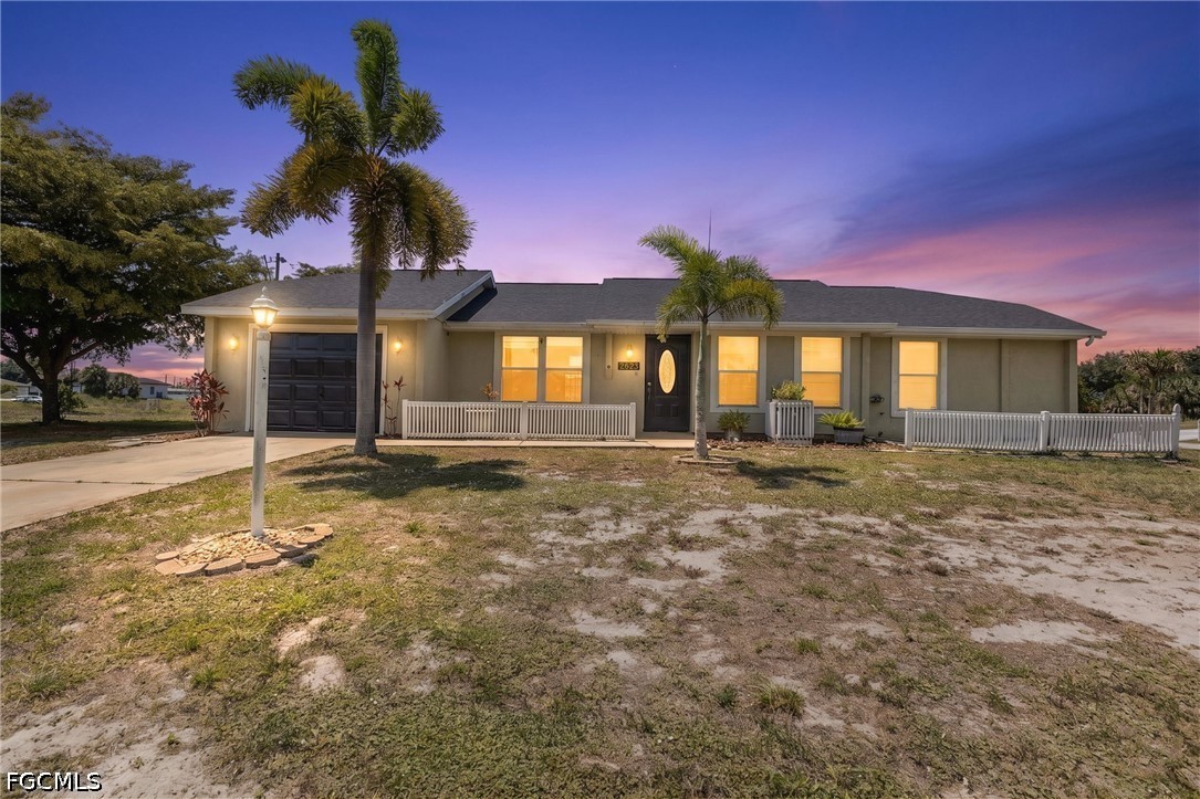 3 Bed SingleFamilyResidence for Sale in Cape Coral, photo 2