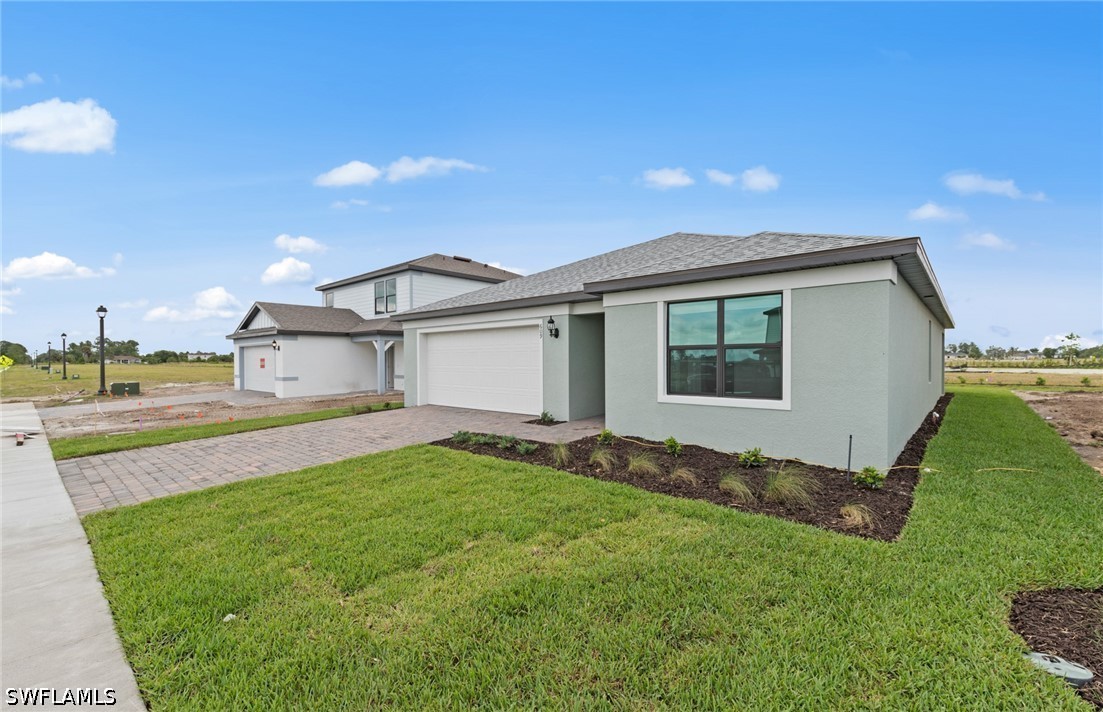 3 Bed Waterfront Home for Sale in Lehigh Acres, photo 2