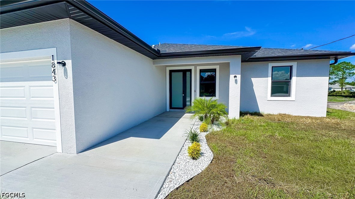 3 Bed SingleFamilyResidence for Sale in Lehigh Acres, photo 2