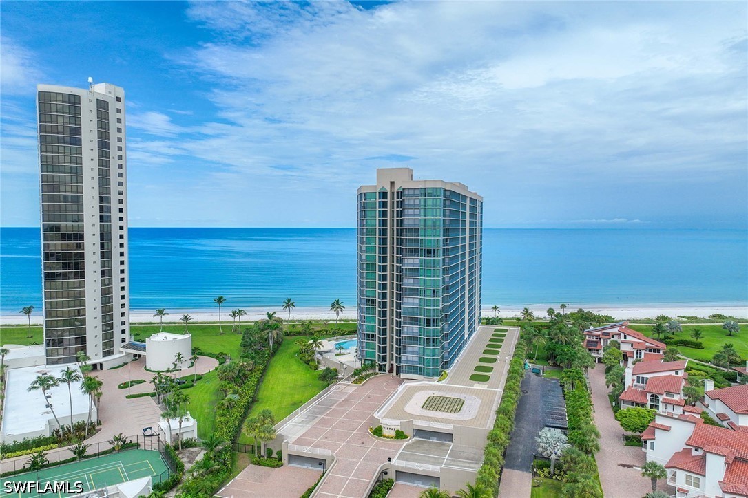 2 Bed Waterfront Home for Sale in Naples, photo 2