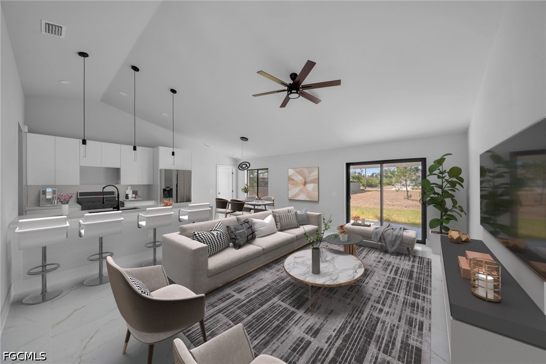 3 Bed SingleFamilyResidence for Sale in Lehigh Acres, photo 2