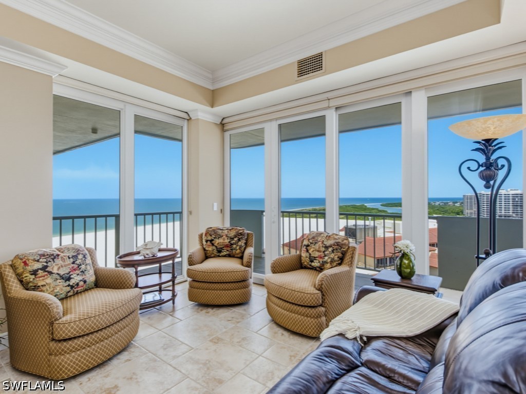 2 Bed Waterfront Home for Sale in Marco Island, photo 2