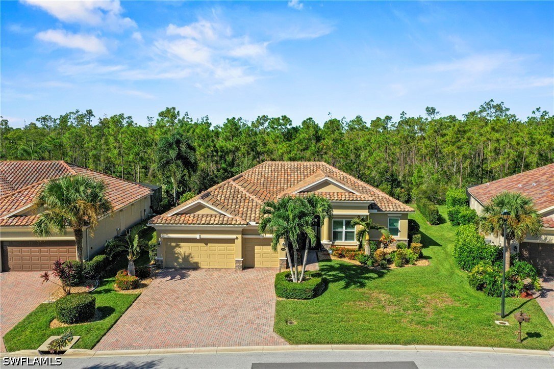 4 Bed SingleFamilyResidence for Sale in Estero, photo 2