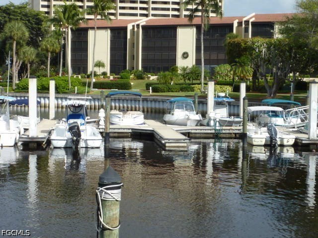 2 Bed Condominium for Sale in Fort Myers, photo 2