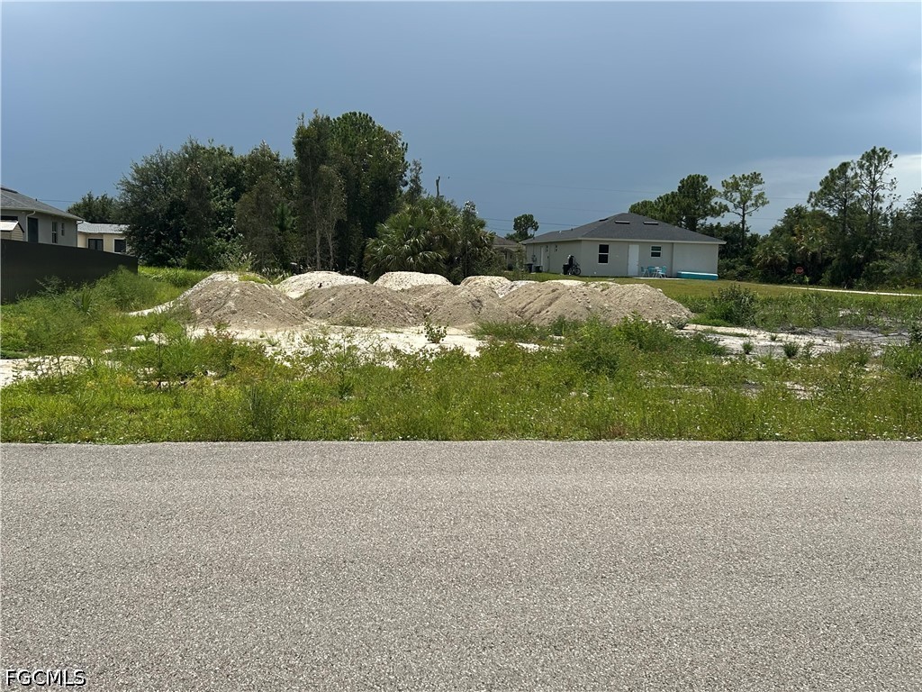 Residential for Sale in Lehigh Acres, photo 2