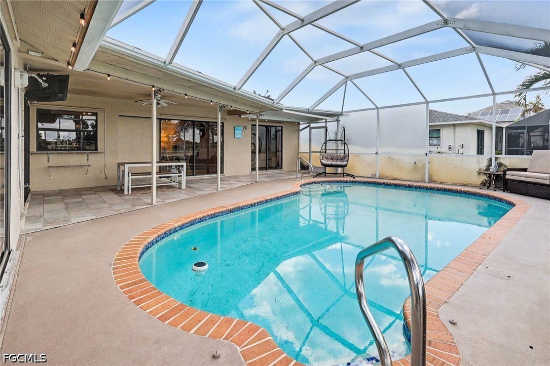 3 Bed Pool Home for Sale in Fort Myers, photo 2