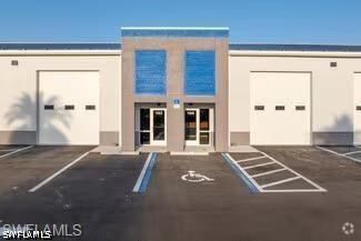 Office for Sale in Fort Myers, photo 2