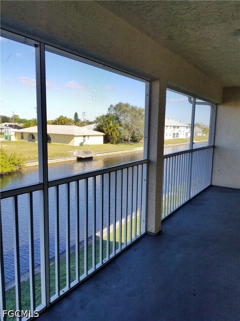 2 Bed Waterfront Home for Sale in Cape Coral, photo 2