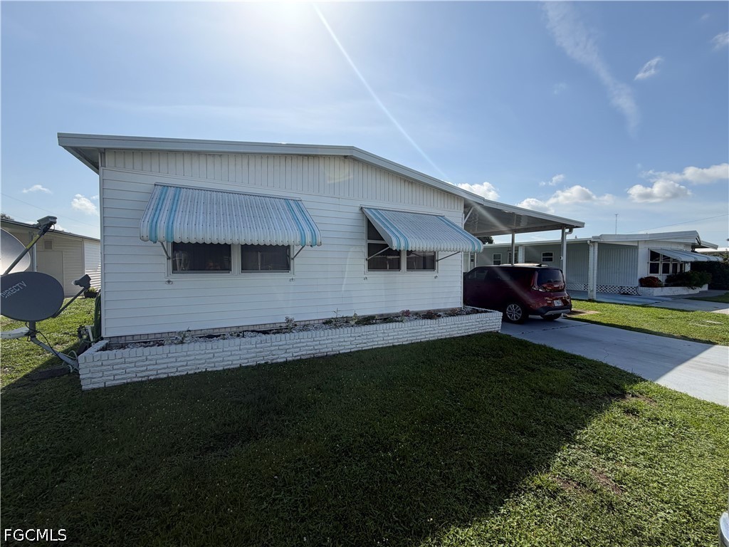 2 Bed ManufacturedHome for Sale in North Fort Myers, photo 2