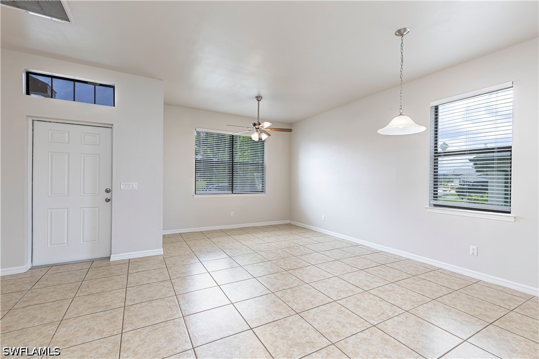 4 Bed SingleFamilyResidence for Sale in Cape Coral, photo 2