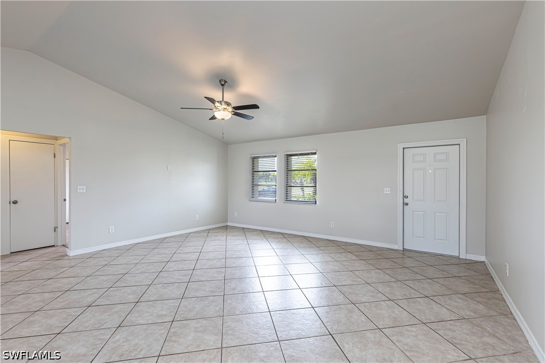 3 Bed Pool Home for Sale in Cape Coral, photo 2