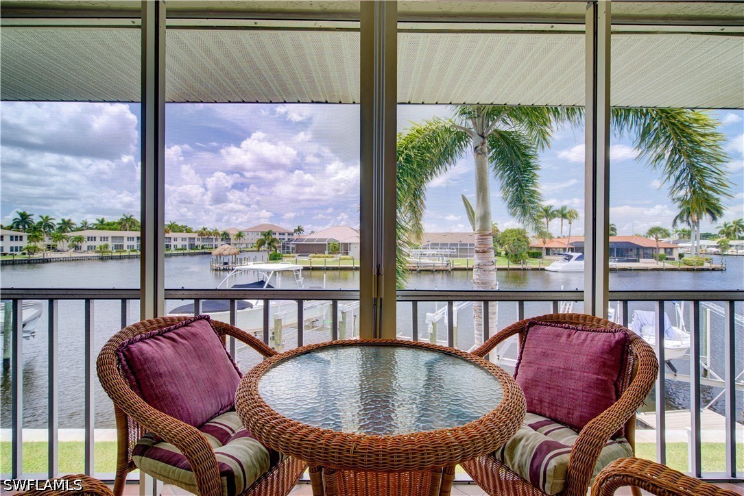 2 Bed Waterfront Home for Sale in Cape Coral, photo 2