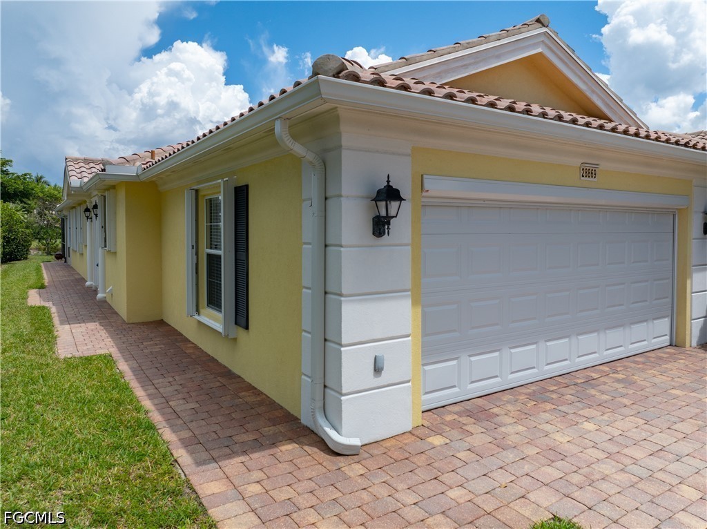 2 Bed Waterfront Home for Sale in Bonita Springs, photo 2