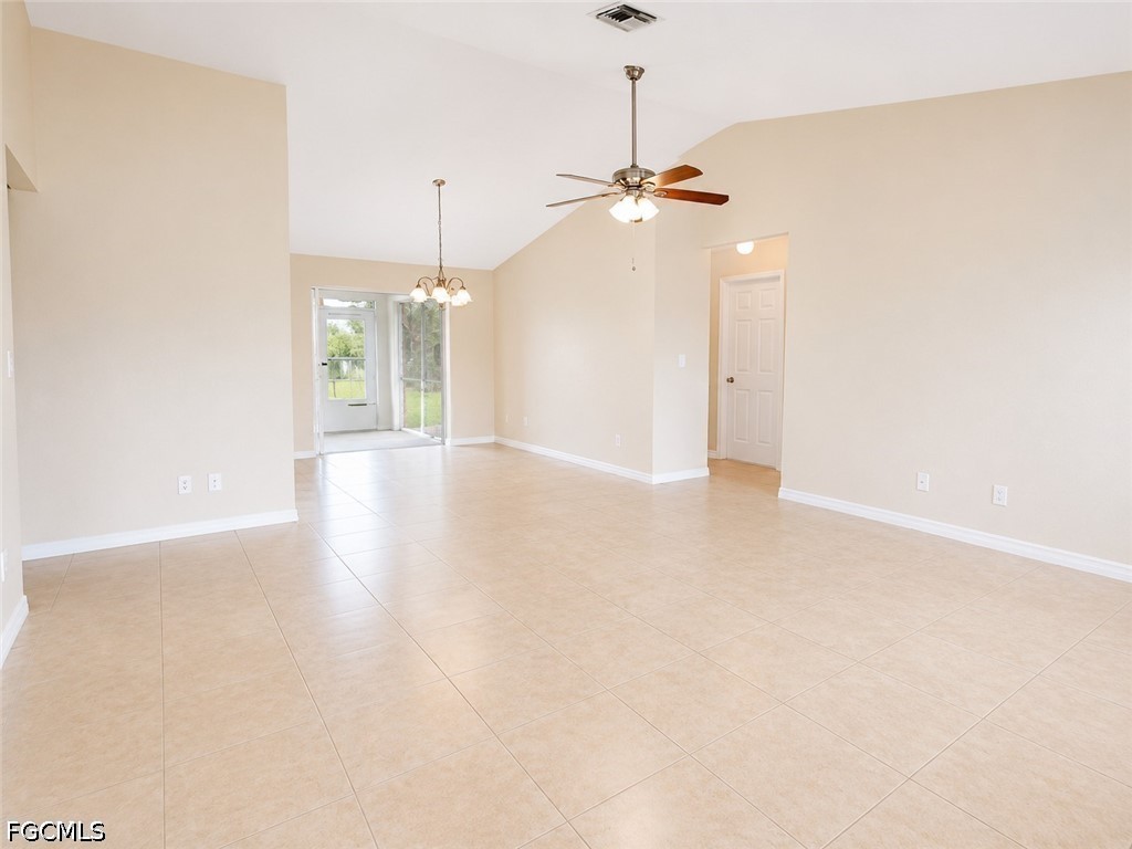 3 Bed Pool Home for Sale in Cape Coral, photo 2