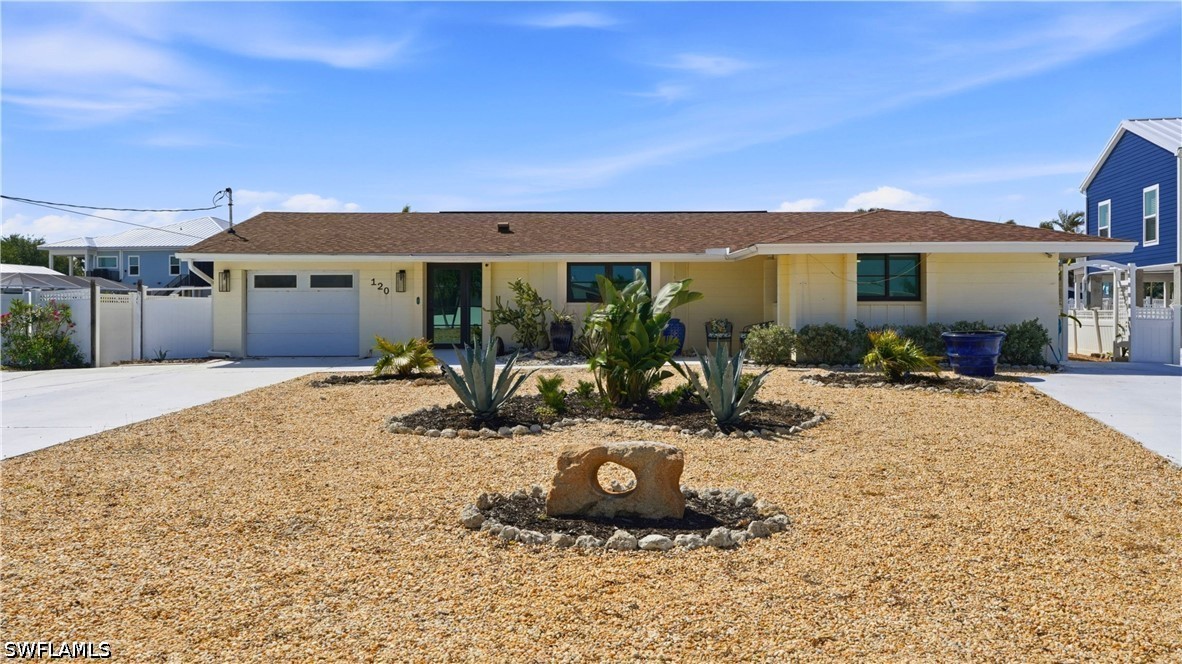 3 Bed Pool Home for Sale in Fairview Isles, photo 2