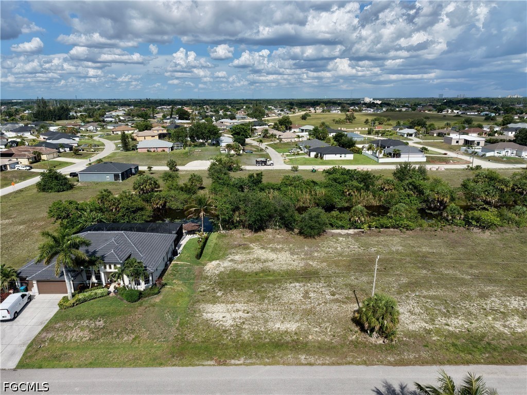 Waterfront Home for Sale in Cape Coral, photo 2