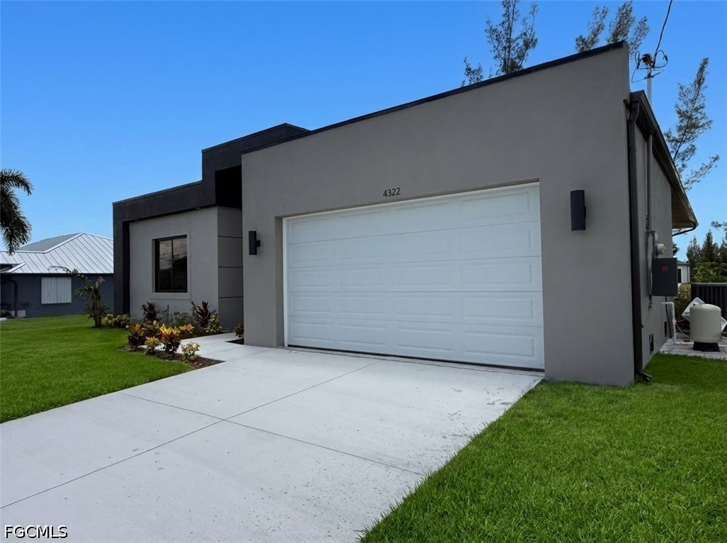 4 Bed SingleFamilyResidence for Sale in Cape Coral, photo 2