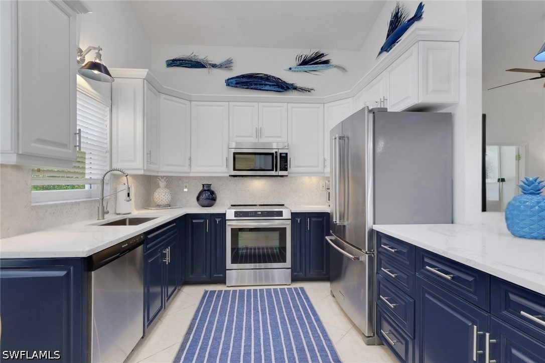 2 Bed SingleFamilyResidence for Sale in Naples, photo 2