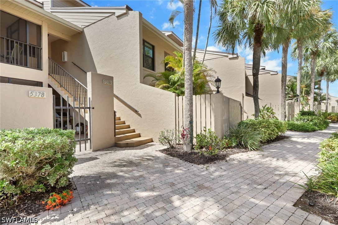 2 Bed Condominium for Sale in Fox Hollow, photo 2