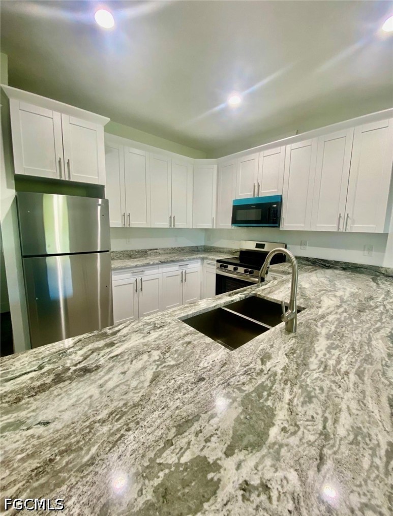 6 Bed Duplex for Sale in Lehigh Acres, photo 2
