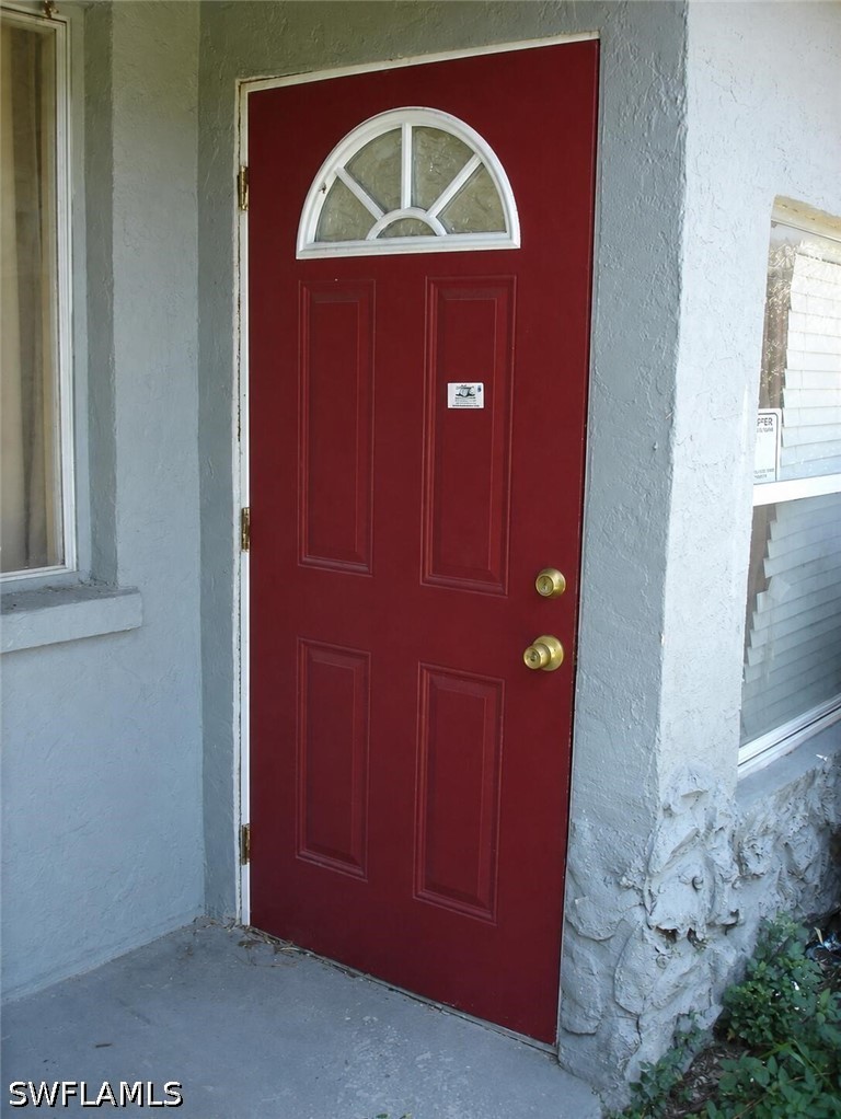 4 Bed SingleFamilyResidence for Sale in Fort Myers, photo 2