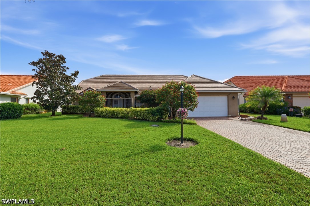 3 Bed SingleFamilyResidence for Sale in Naples, photo 2