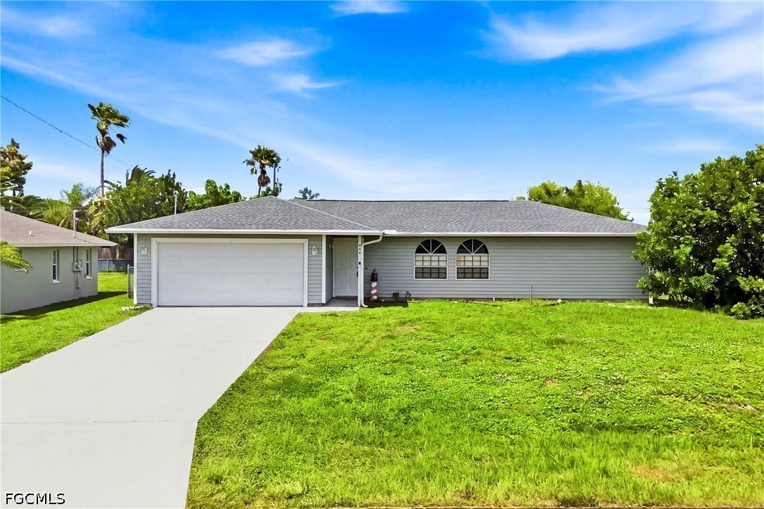 3 Bed SingleFamilyResidence for Sale in Cape Coral, photo 2