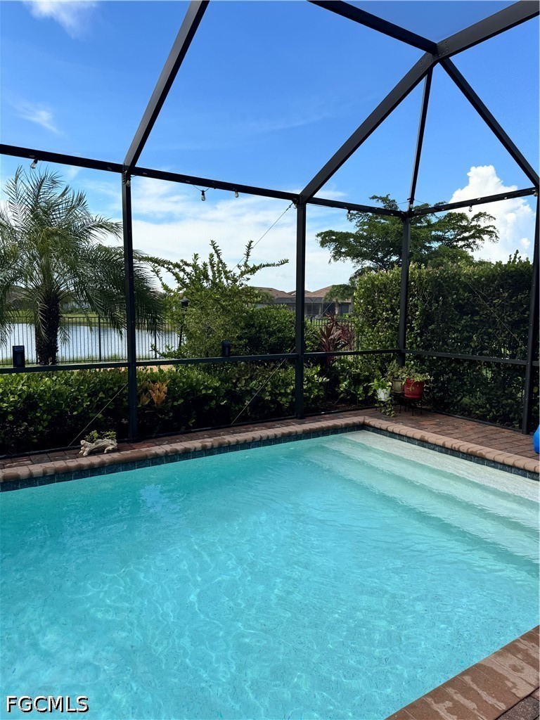 4 Bed Pool Home for Sale in Hampton Lakes, photo 2