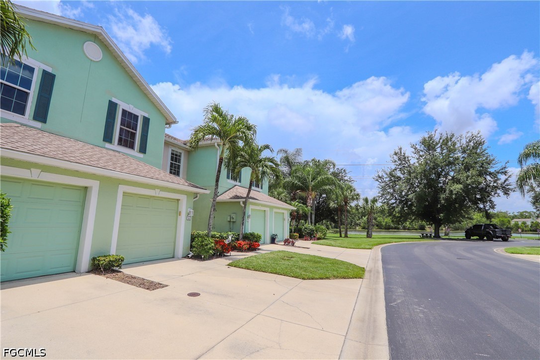 3 Bed Townhouse for Sale in Fort Myers, photo 2