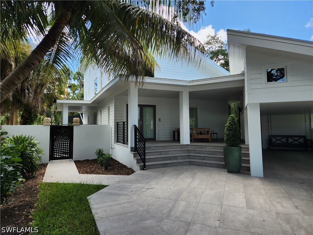 3 Bed SingleFamilyResidence for Sale in Rock Harbor, photo 2