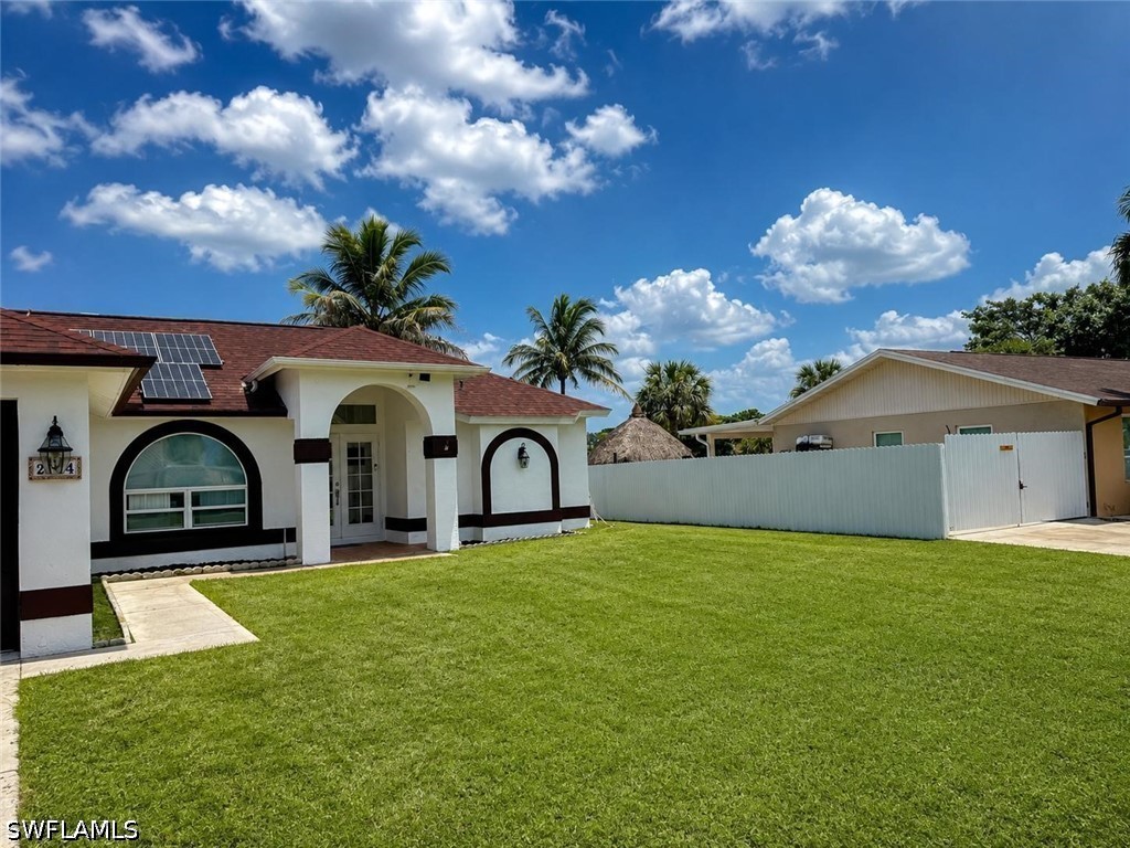 4 Bed Pool Home for Sale in Golden Gate City, photo 2