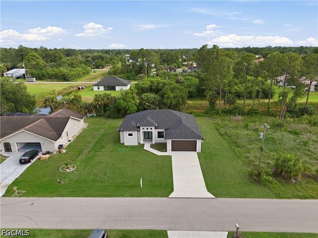 4 Bed SingleFamilyResidence for Sale in Lehigh Acres, photo 2