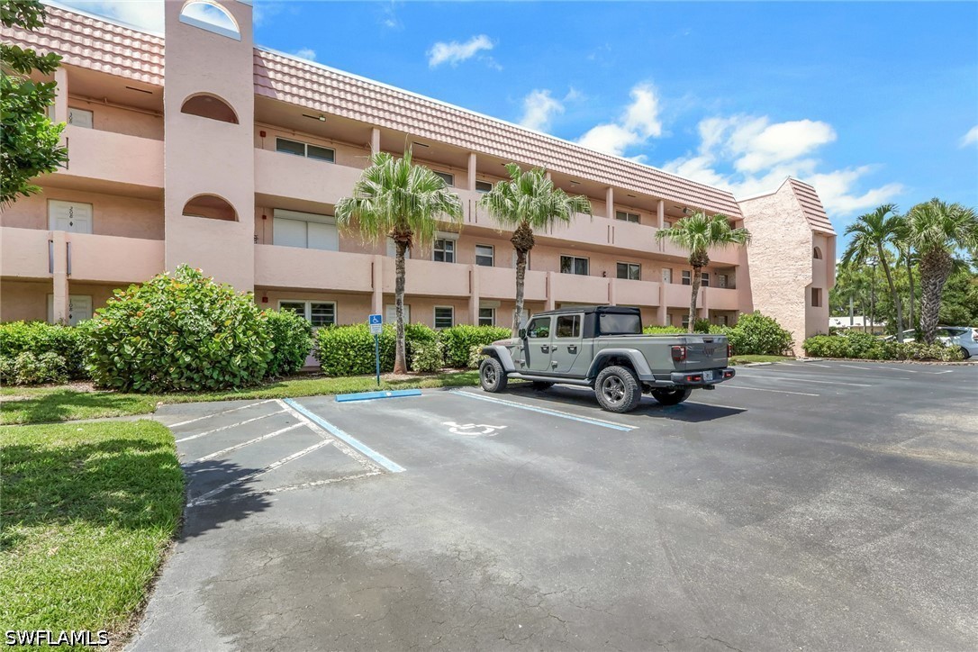 1 Bed Condominium for Sale in Naples, photo 2