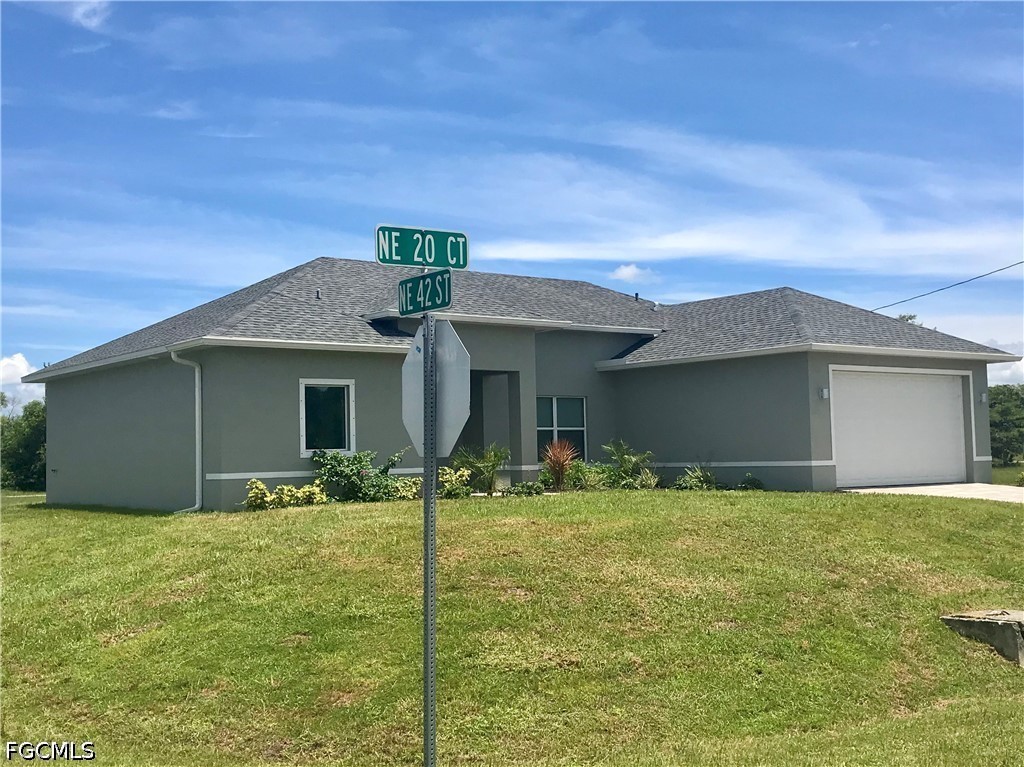 3 Bed SingleFamilyResidence for Sale in Cape Coral, photo 2