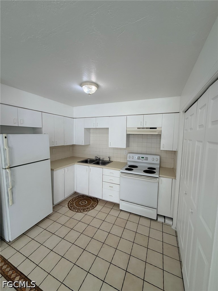 2 Bed Duplex for Sale in Fort Myers, photo 2