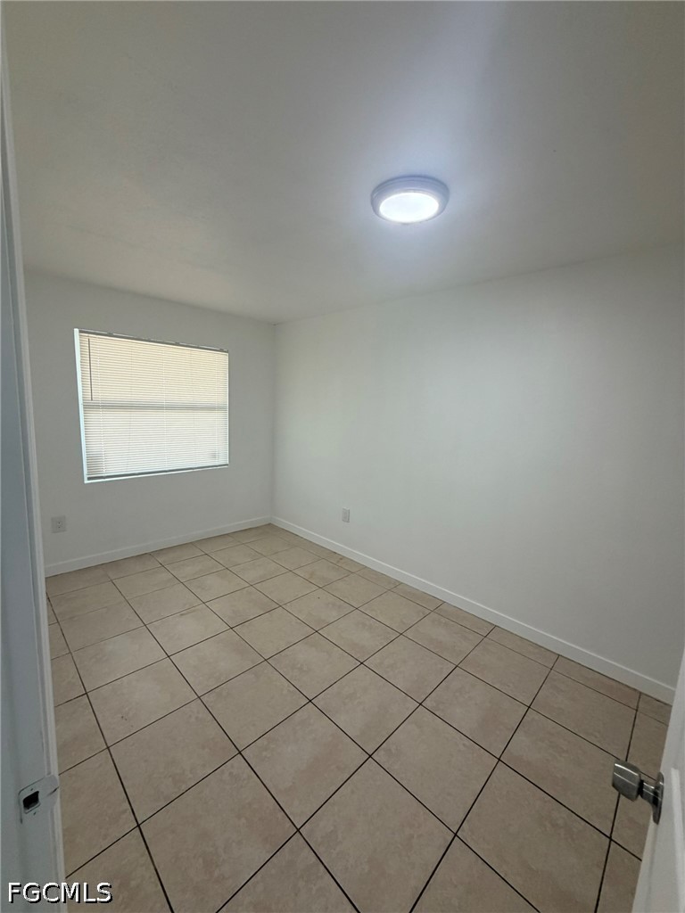 2 Bed Condominium for Sale in Fort Myers, photo 2