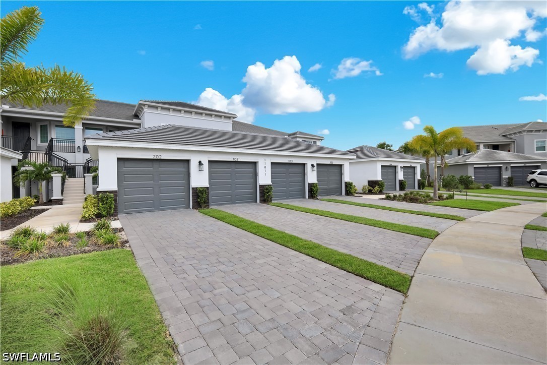 2 Bed Condominium for Sale in Fort Myers, photo 2