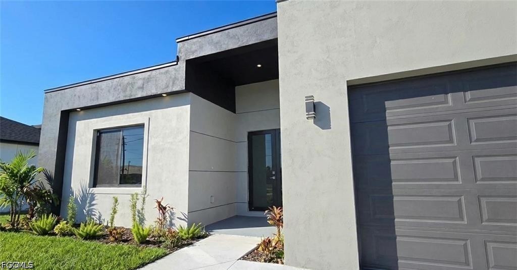 4 Bed SingleFamilyResidence for Sale in Cape Coral, photo 2