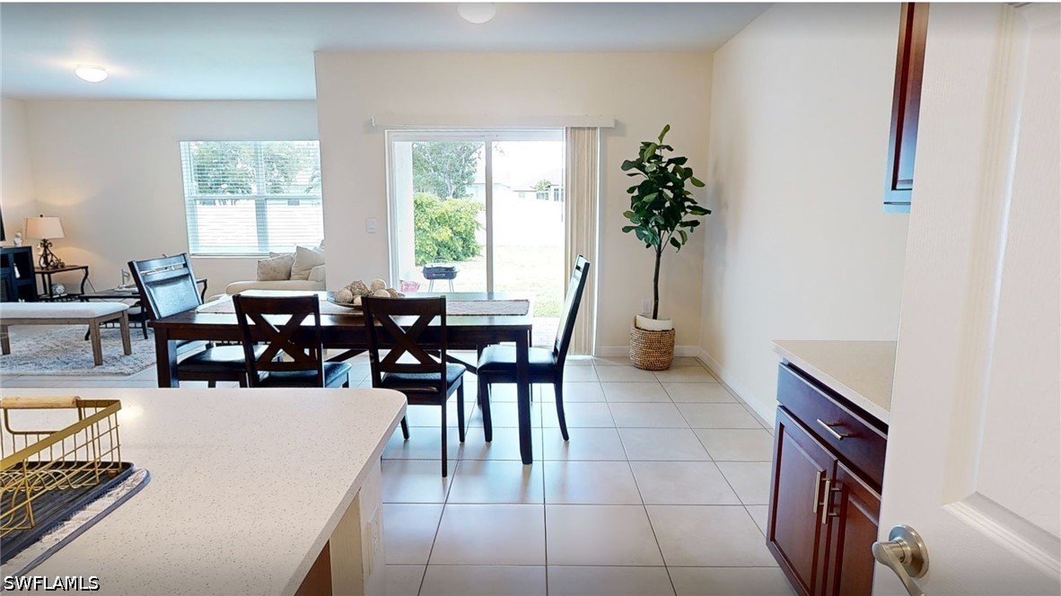 4 Bed SingleFamilyResidence for Sale in Cape Coral, photo 2