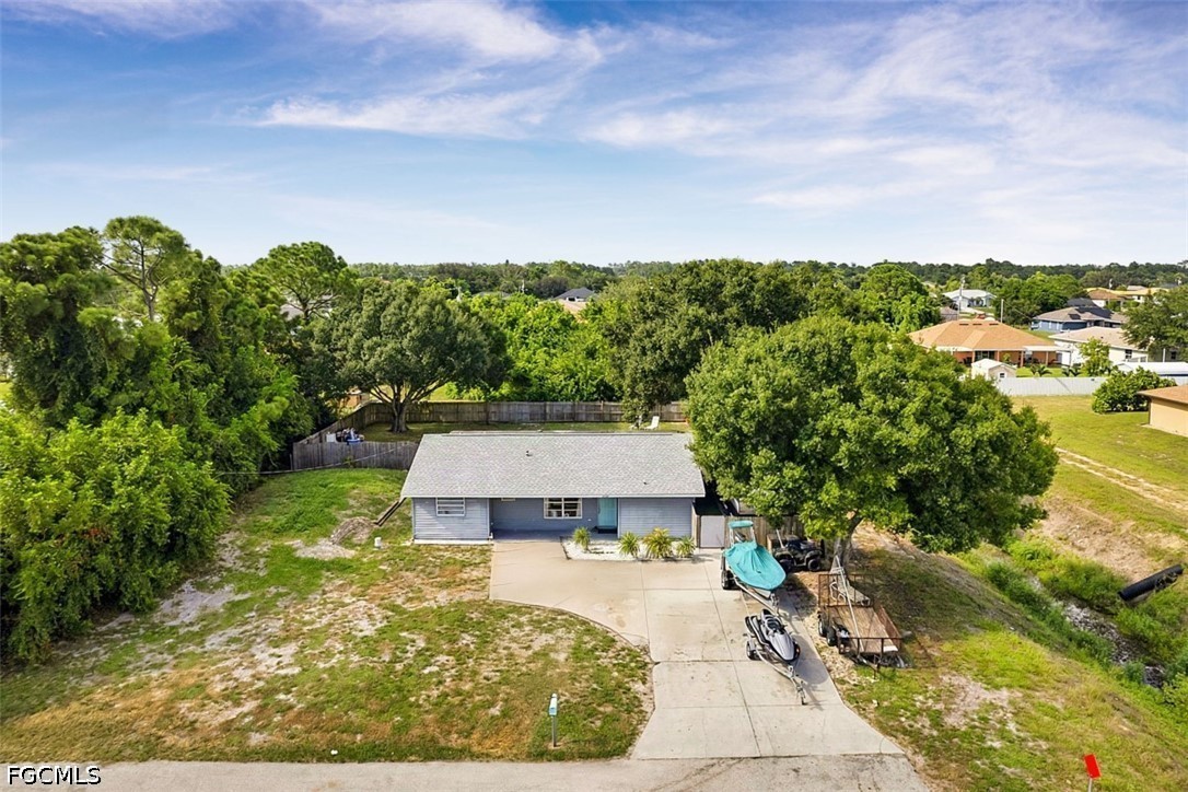 3 Bed SingleFamilyResidence for Sale in Lehigh Acres, photo 2