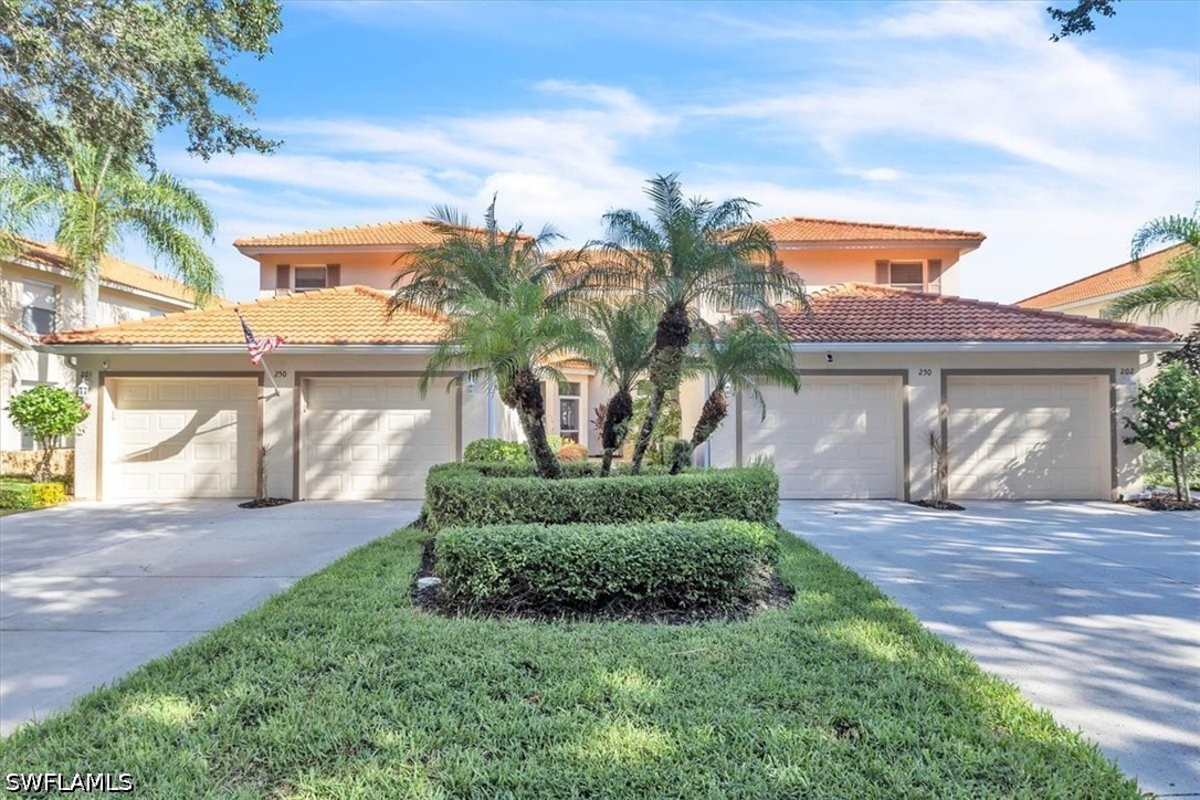 3 Bed Waterfront Home for Sale in Naples, photo 2