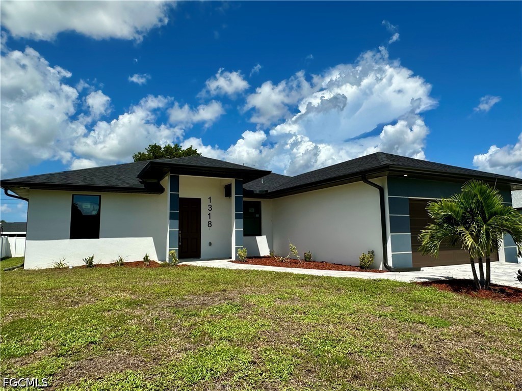 4 Bed SingleFamilyResidence for Sale in Cape Coral, photo 2